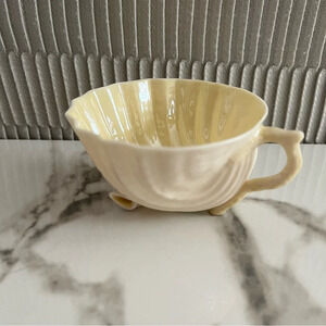 Vintage Belleek Porcelain Neptune Shell Teacup Yellow Ivory EUC